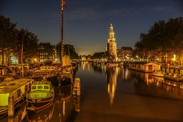 السياحة في هولندا الدولة الأكثر سعادة في العالم