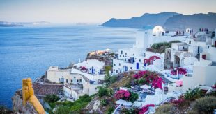 السياحة في سانتوريني أشهر جزر اليونان والأجمل في العالم