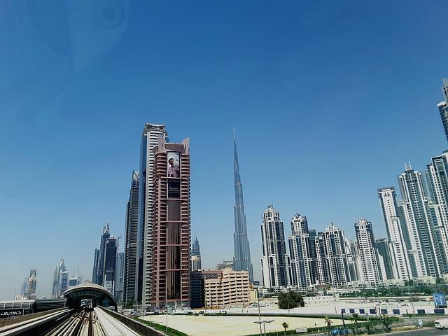 تجديد تأشيرة الإقامة في دولة الإمارات العربية Dubai-2398294_640