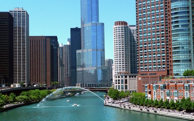 شيكاغو - Chicago ثالث أكبر مدينة في الولايات المتحدة الأمريكية