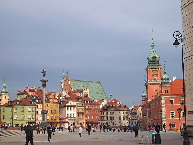 العمل في وارسو عاصمة بولندا وأهم المتطلبات والمزايا